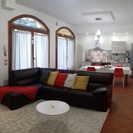 Апартаменты Residenza Giulietta Римини Экстерьер фото